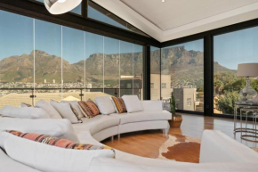 The Lookout - Panoramic 4 Bedroom House with free Wifi and Pool
